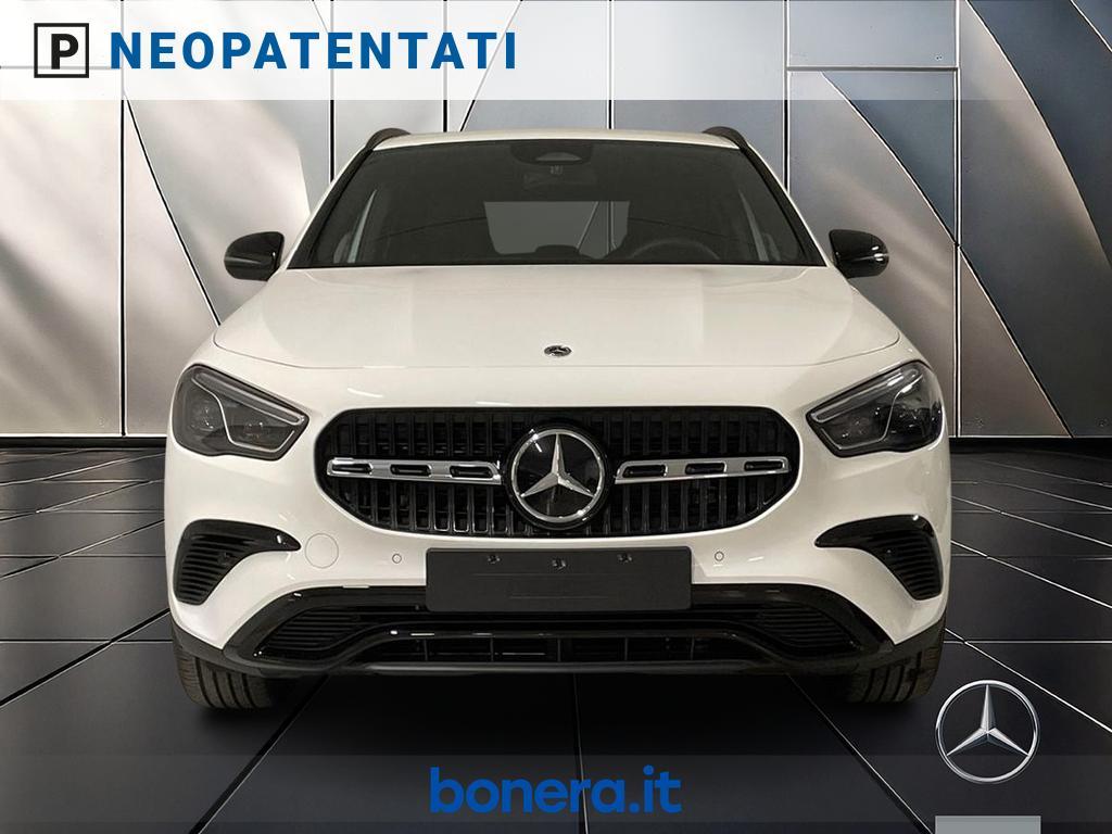 Mercedes GLA 180 180 Progressive Advanced Plus 7G-DCT