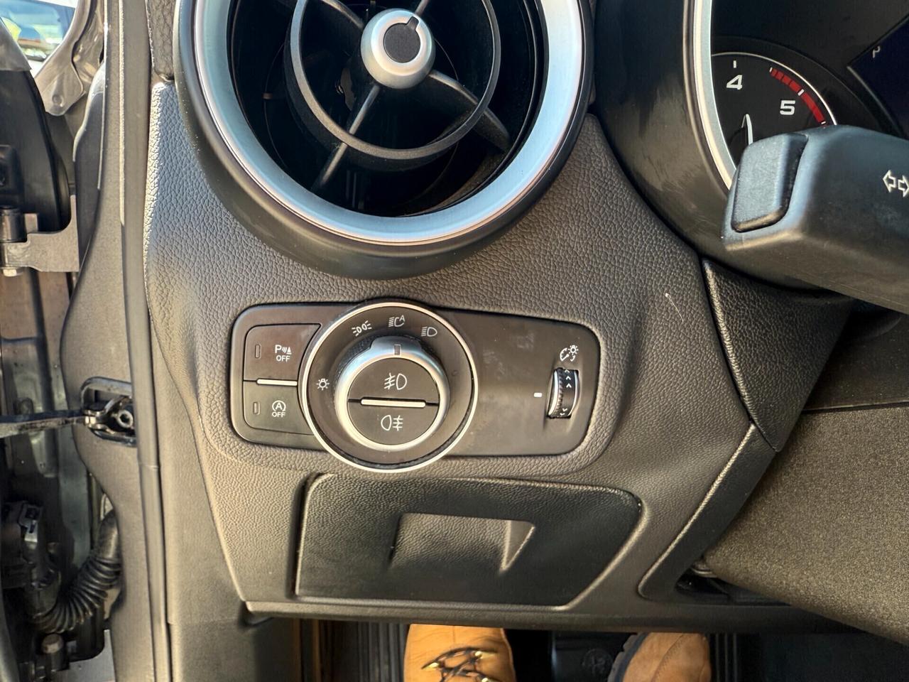 Alfa Romeo Stelvio 2.2 Turbodiesel 160 CV AT8 RWD Business