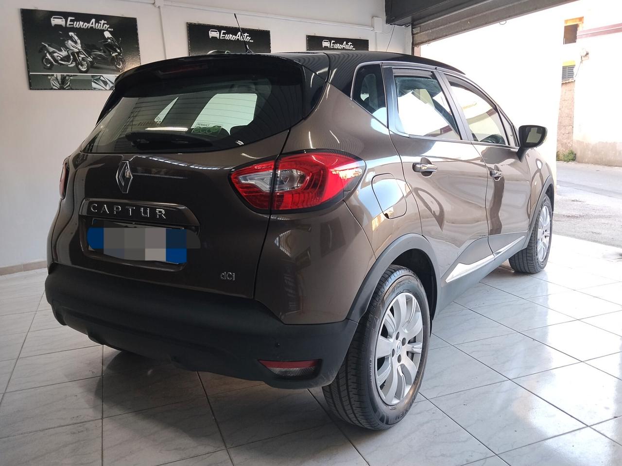 Renault Captur 1.5 diesel 2017 CON GARANZIA