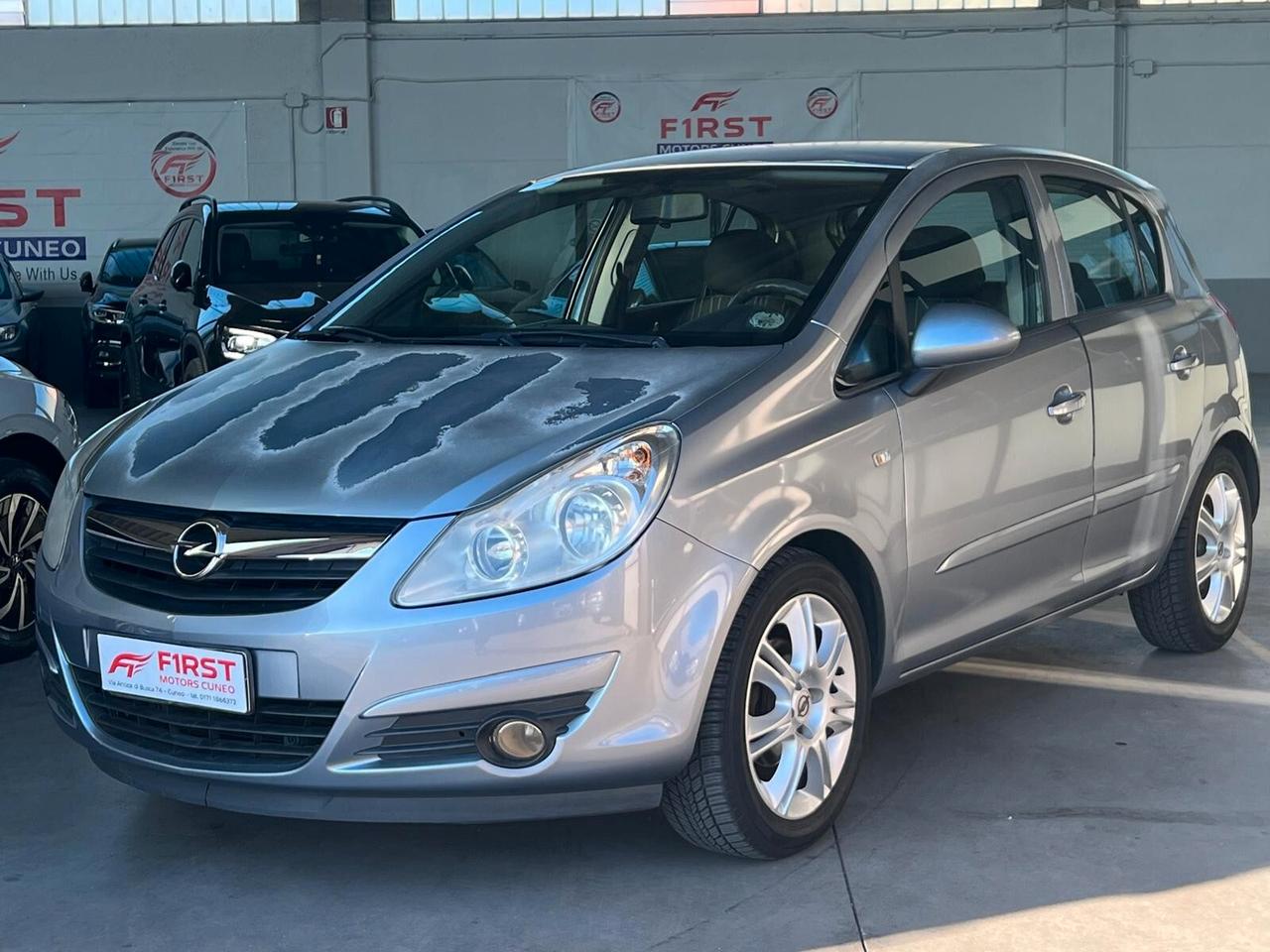 Opel Corsa 1.2 5 porte Cosmo