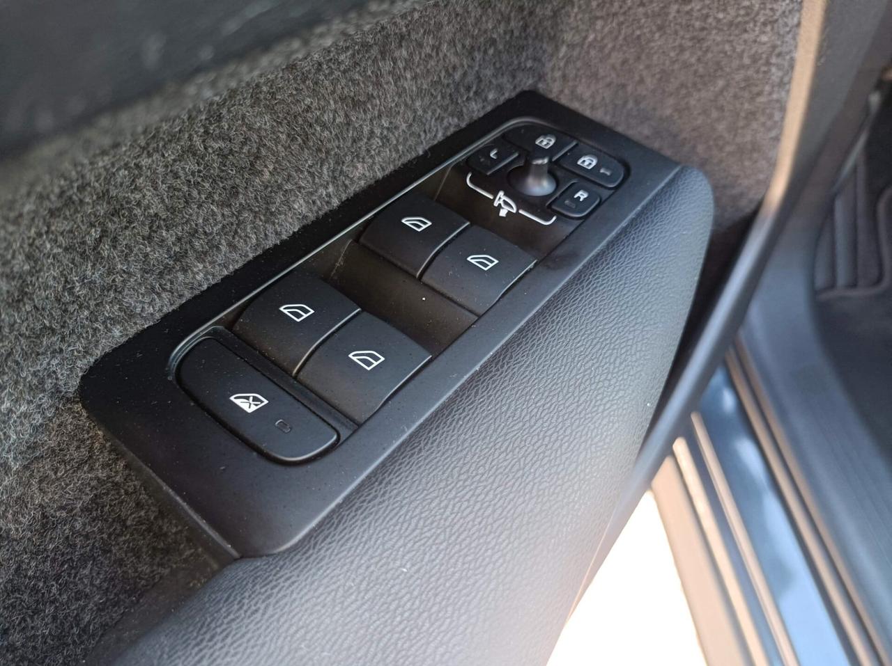 Volvo XC40 T2 Geartronic Momentum Pro