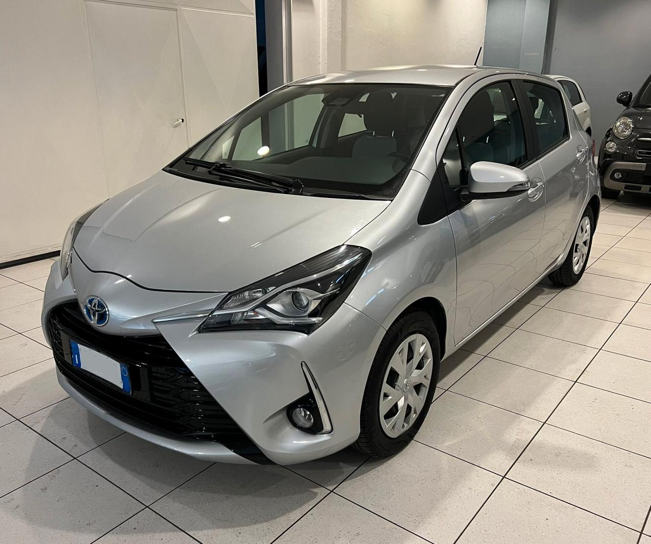 Toyota Yaris 1.5 Hybrid 5 porte Business - 2019