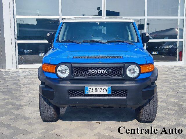 TOYOTA FJ Cruiser 4.0 V6 A/T GPL 4WD Inseribili