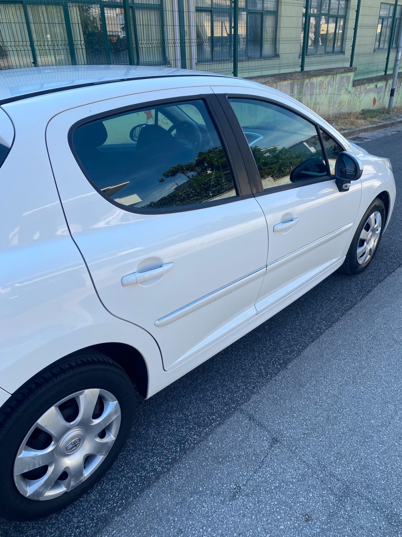 Peugeot 207 Plus 1.4 8V 75CV 5p. ECO GPL