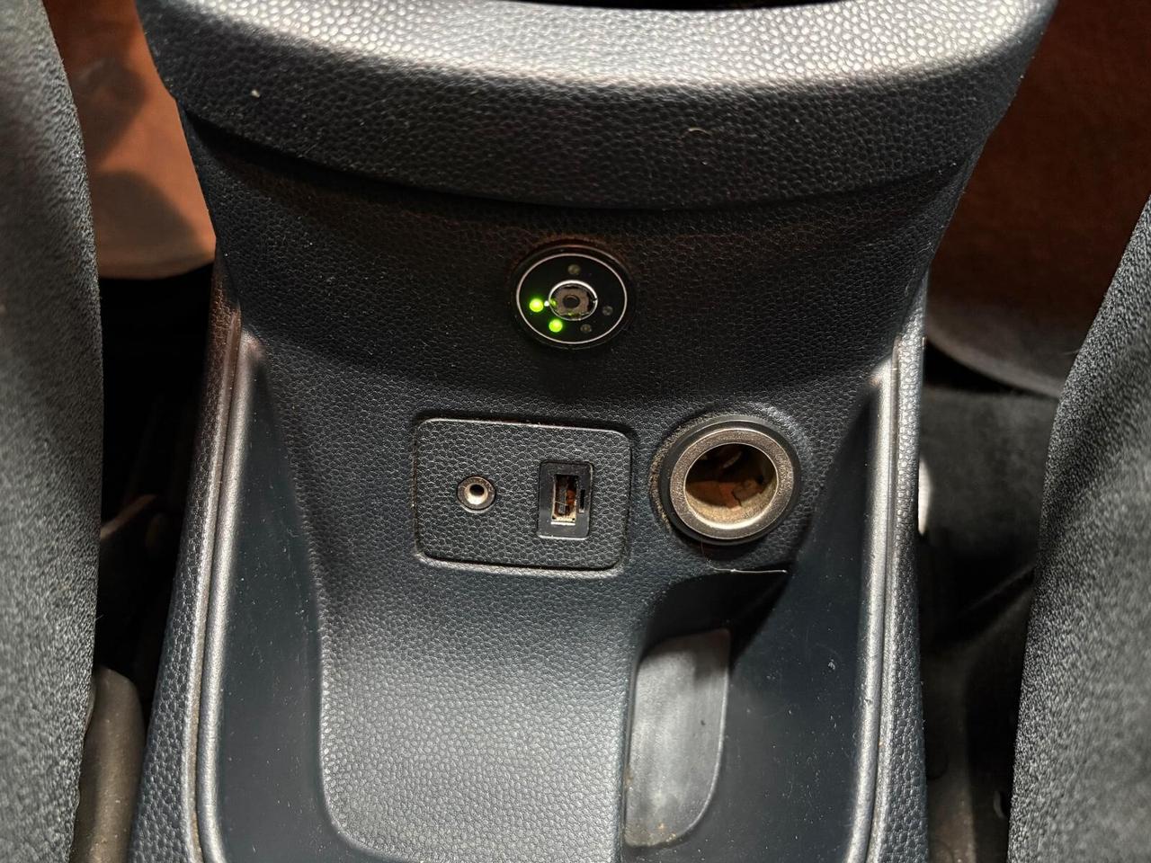 FORD FIESTA TITANIUM 1.4 5P. BENZINA/GPL