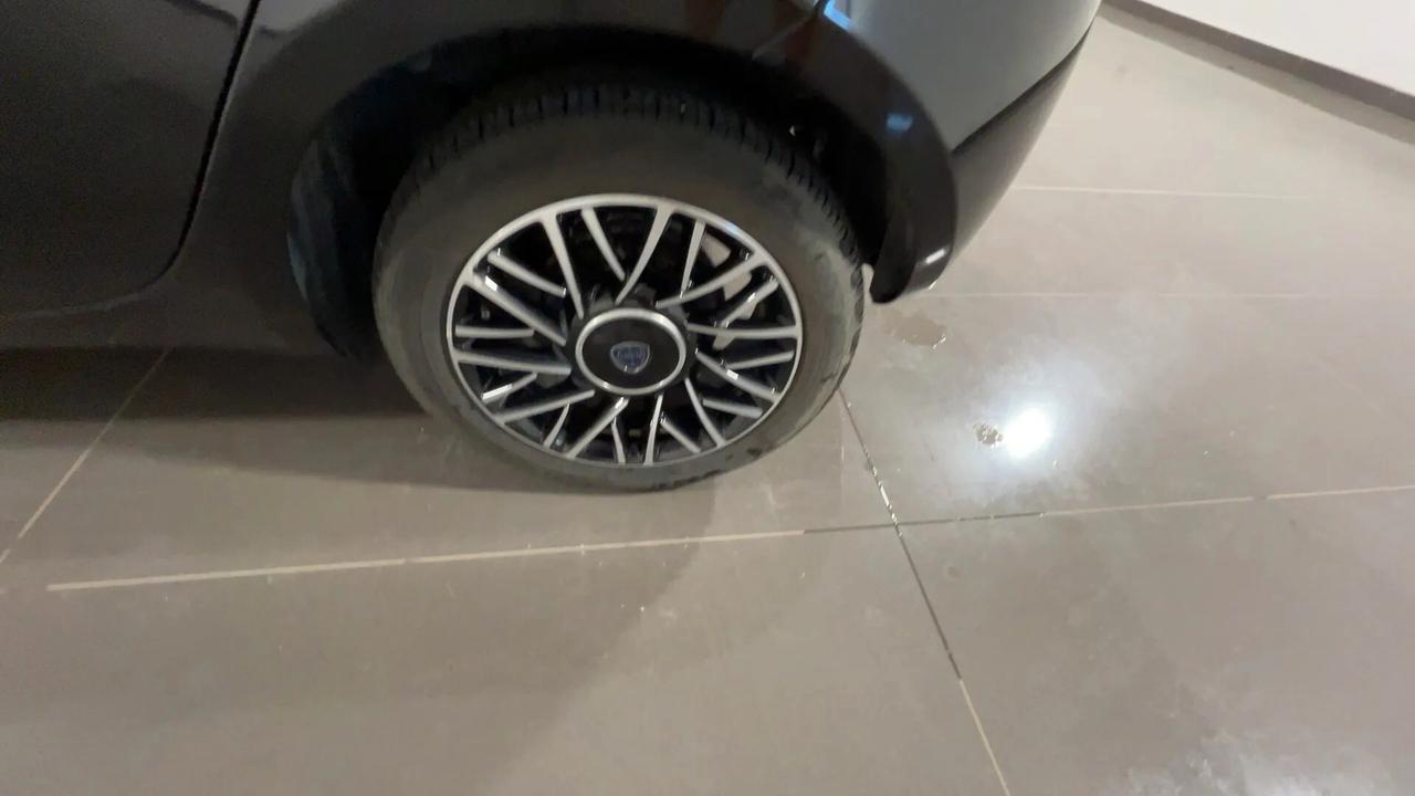 Lancia Ypsilon 1.0 FireFly 5 porte S&S Hybrid Platino