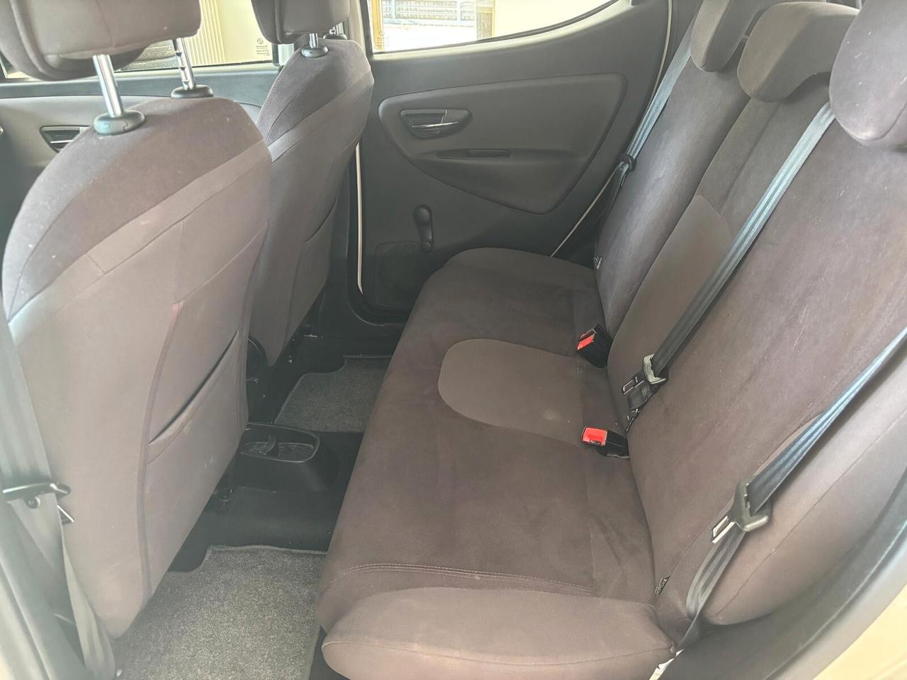 LANCIA YPSILON ANNO 2012 DS 1.3 MULTIJET ADATTA NEOPATENTATI KM 122 MILA