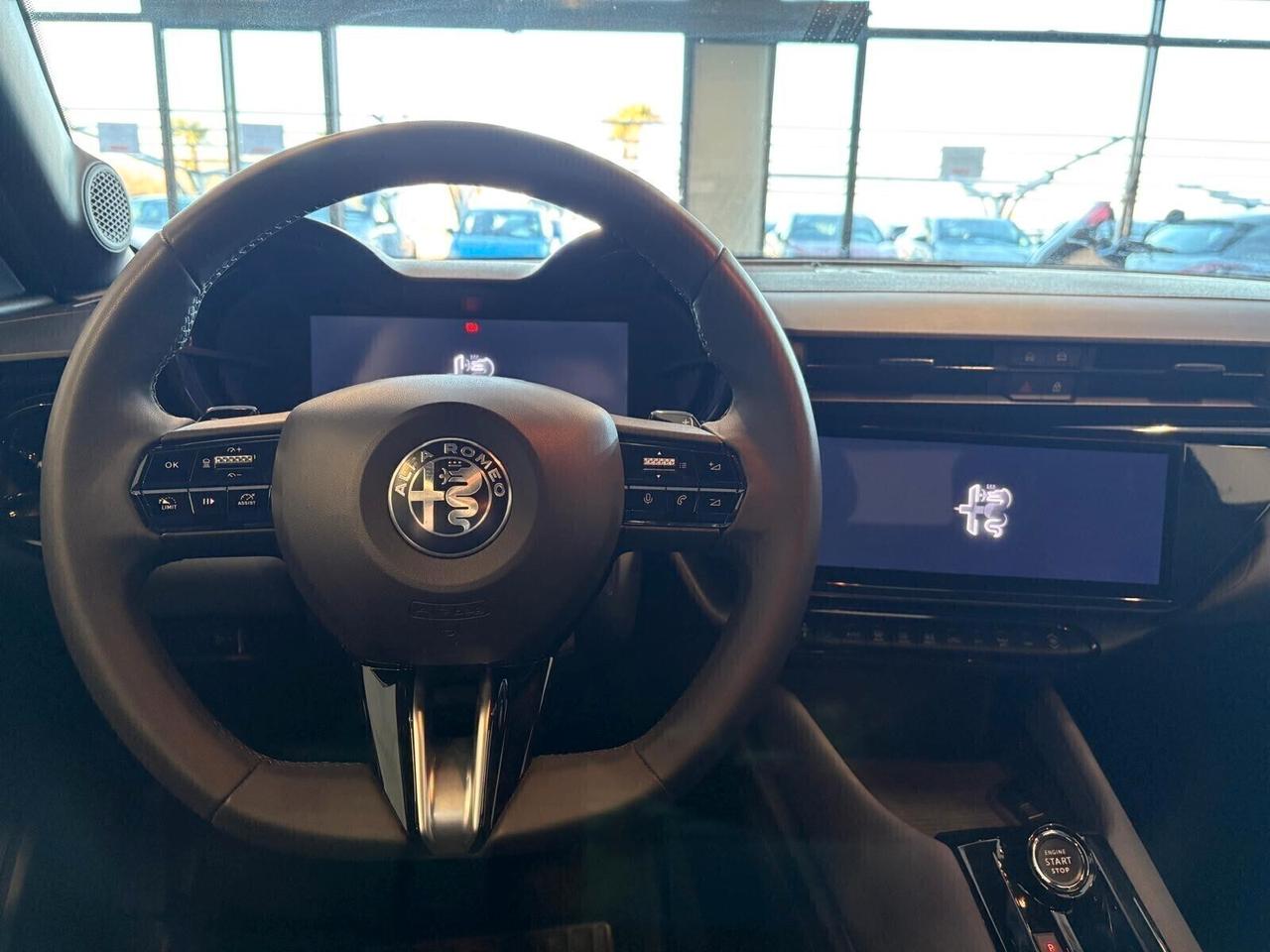 Alfa Romeo Junior Hybrid 145 eDCT6 SPOTICAR