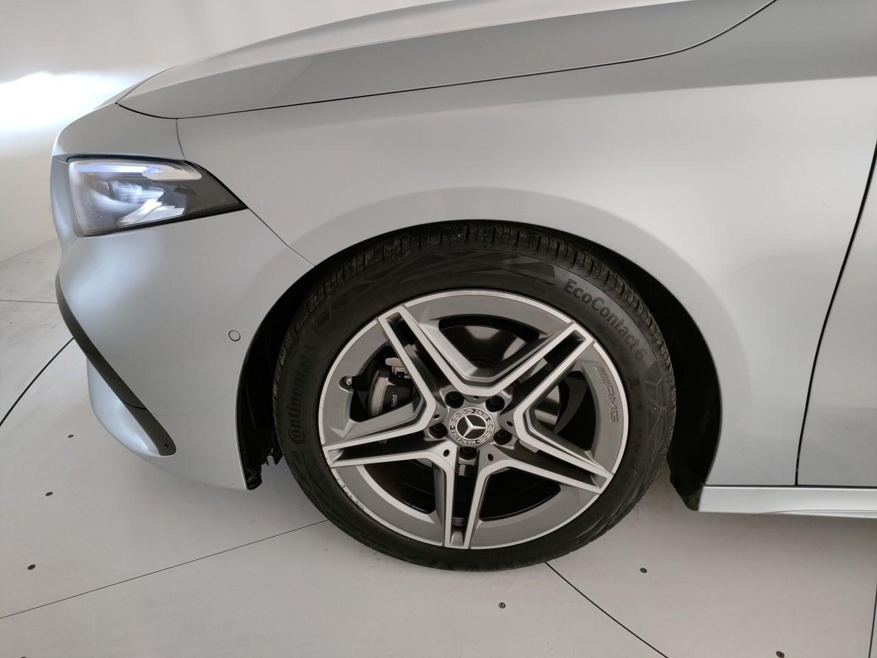 Mercedes-Benz A 180 AMG Line Advanced Plus auto