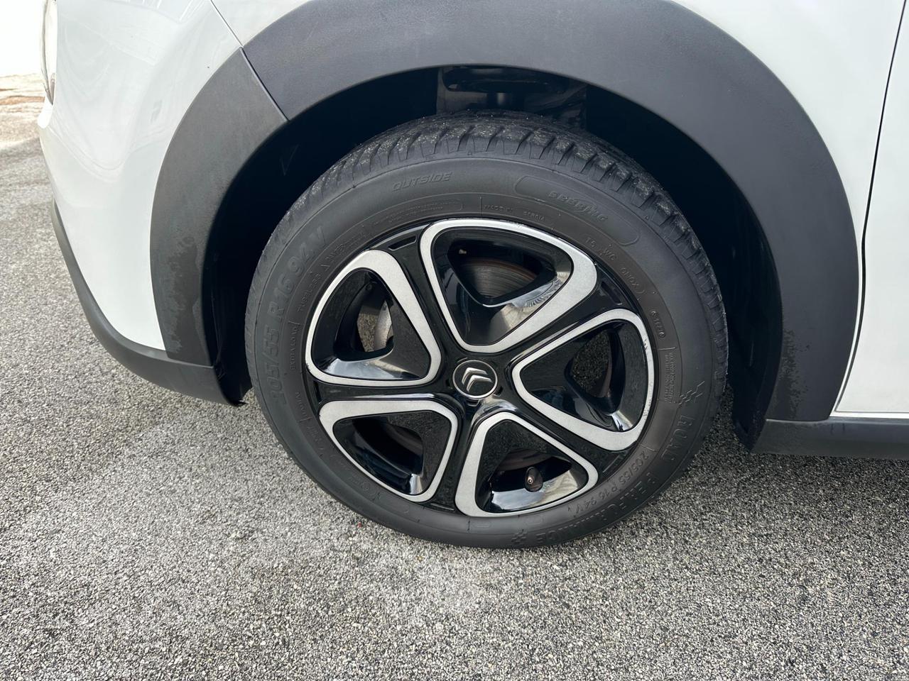 Citroen C3 1.2 puretech Shine s&s 83cv