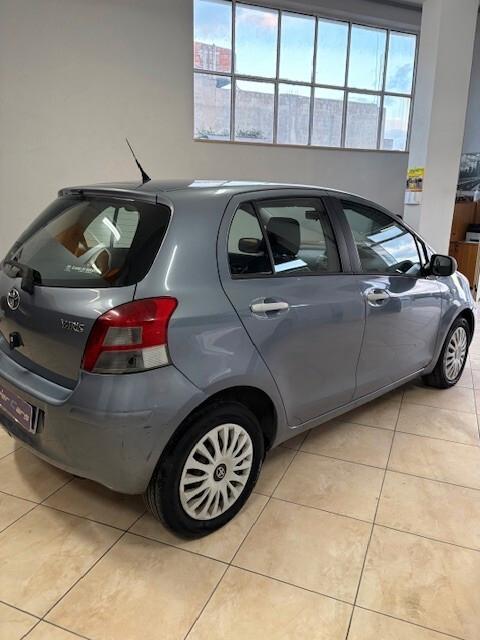 Toyota Yaris 1.4 D-4D DPF 3 porte Sol