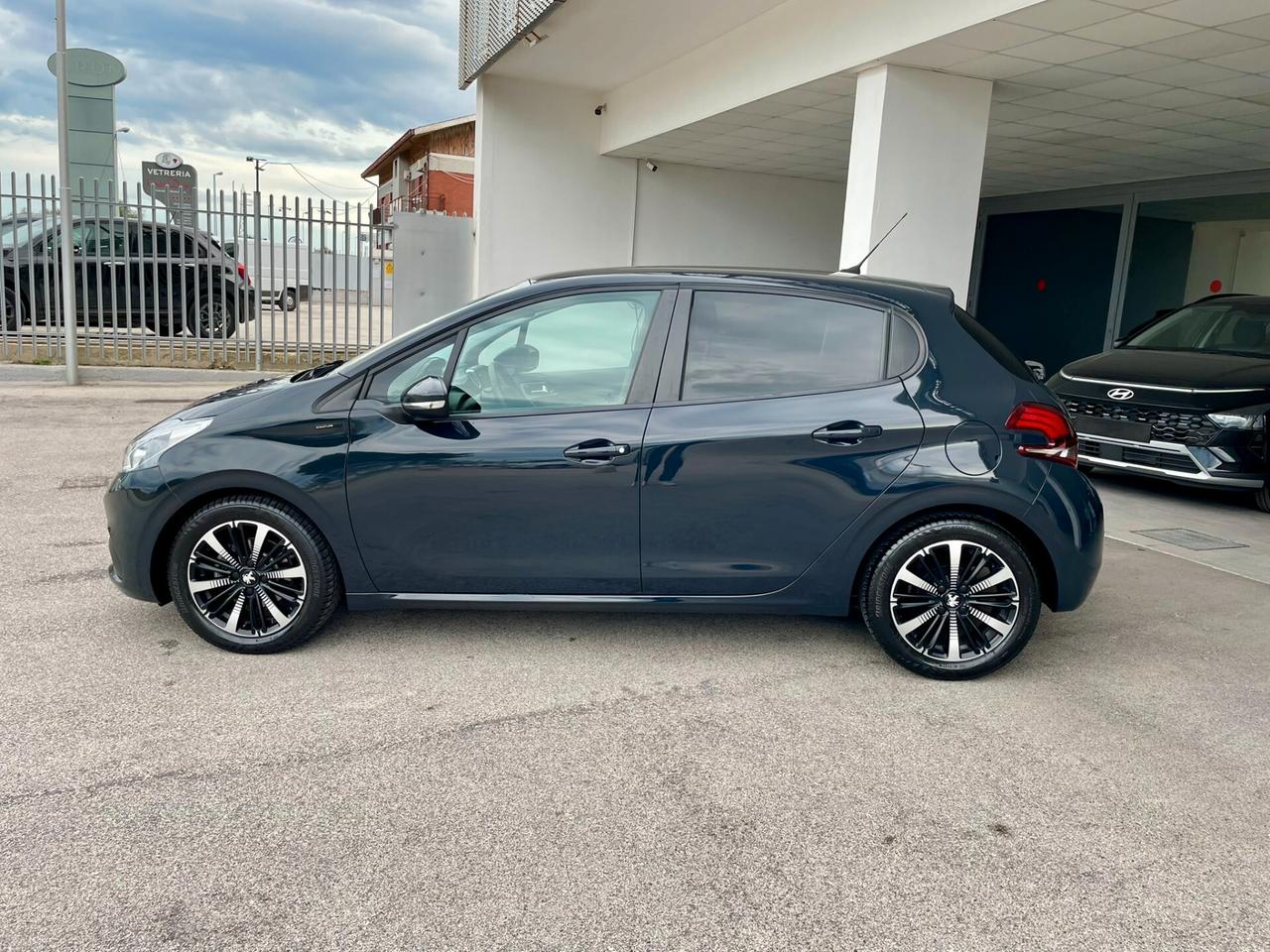 Peugeot 208 1.2 PureTech 82cv Signature