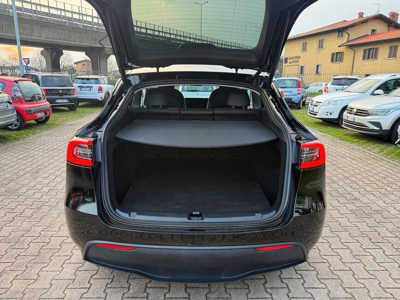 Tesla Model Y RWD