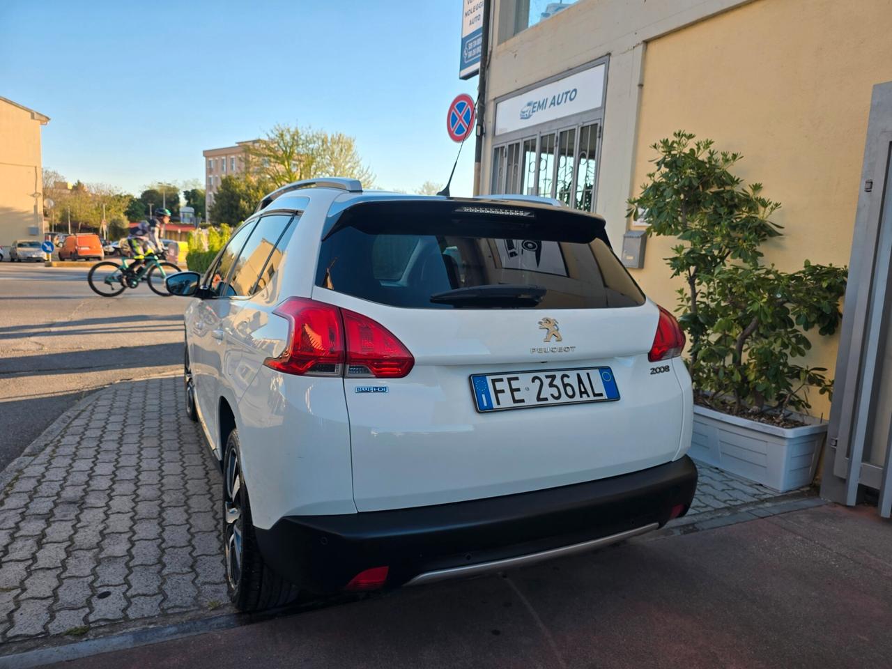 Peugeot 2008 BlueHDi 100 Allure