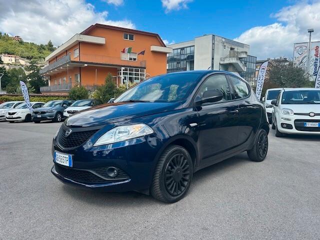 Lancia Ypsilon 1.2 69 CV 5 porte GPL Ecochic Silver