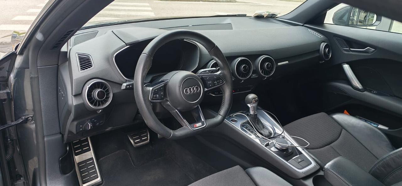 Audi TT Coupé 2.0 TDI quattro S tronic line
