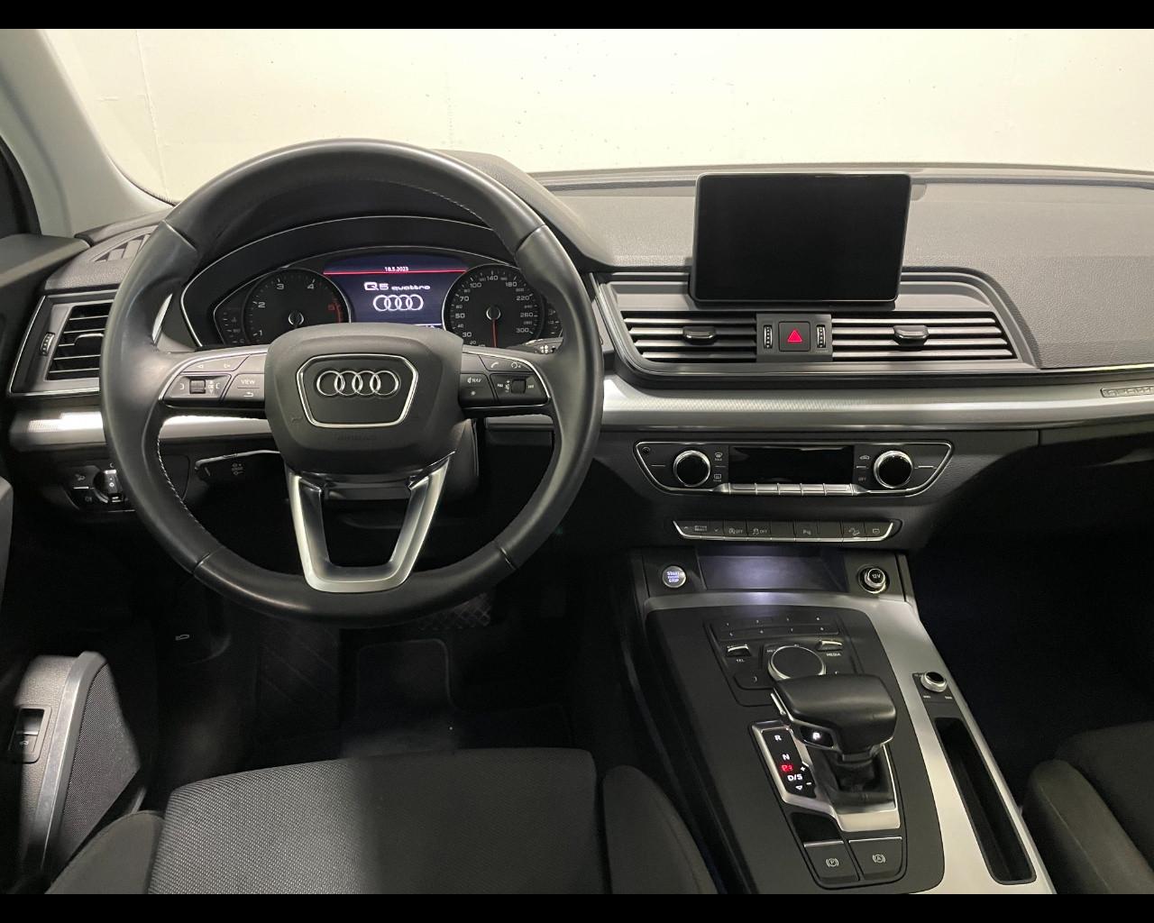 AUDI Q5 40 TDI QUATTRO S-TRONIC BUSINESS SPORT