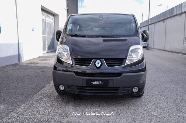RENAULT Trafic T27 2.5 dCi 150cv PC-TN Passenger