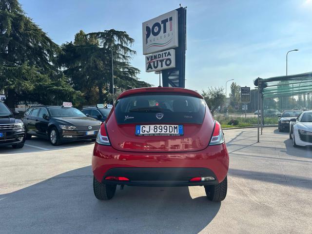 LANCIA Ypsilon 1.0 FireFly 5 porte S&S Hybrid Ecochic Silver