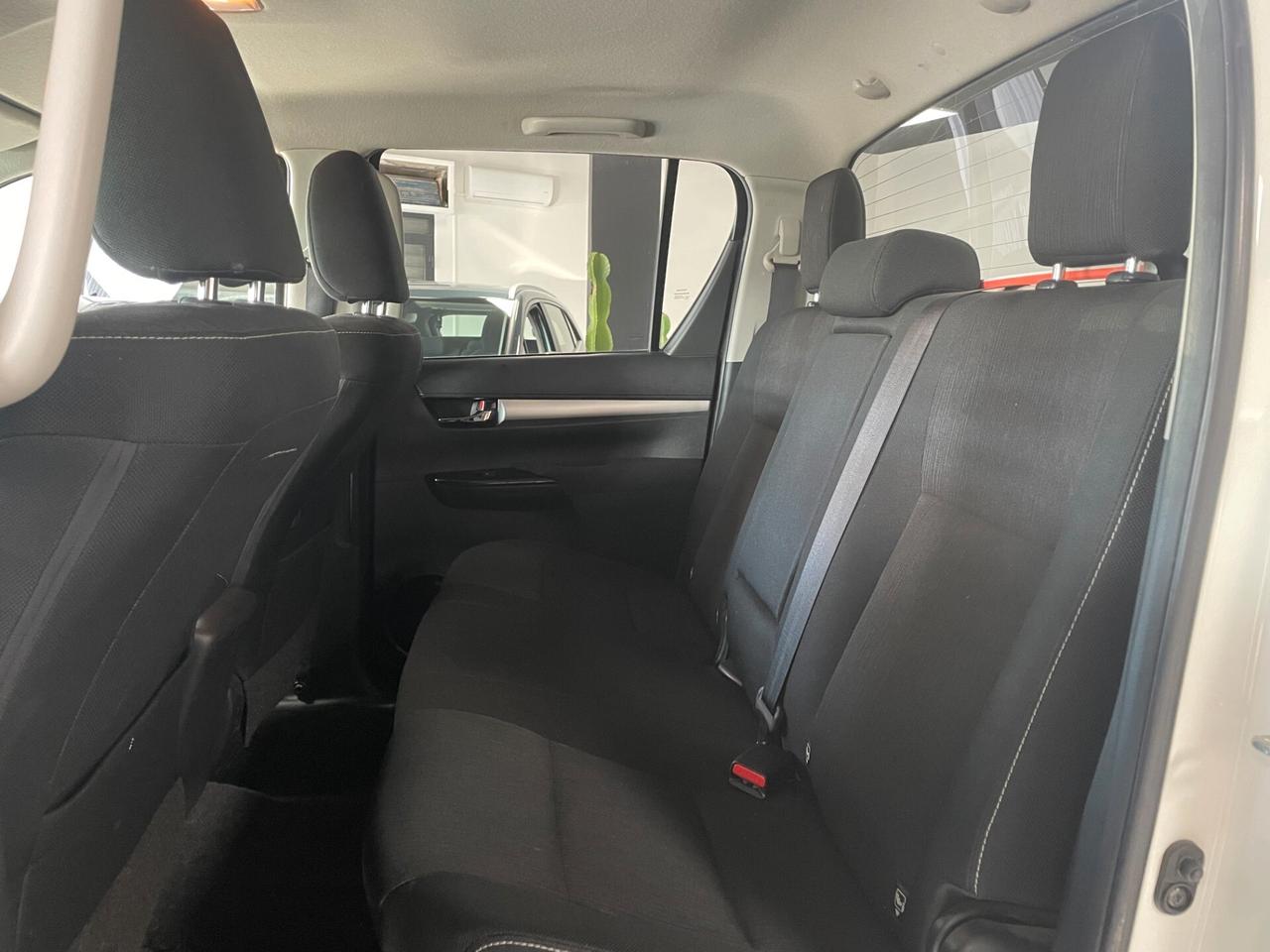 Toyota Hilux 2.4 D-4D A/T 4WD 4 porte Double Cab Executive