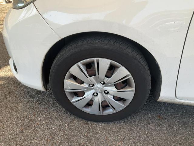 TOYOTA Yaris 1.0 5 porte Active