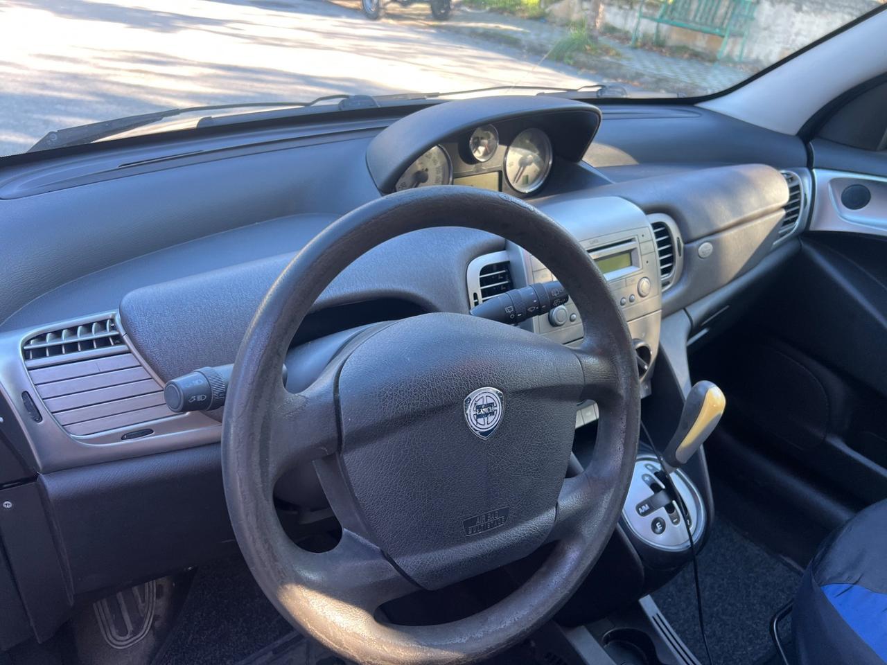 Lancia Ypsilon 1.4 benzina cambio automatico