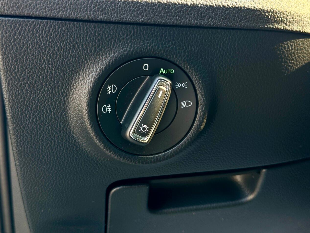 Skoda Superb Wagon Superb wagon 1.6 tdi Ambition