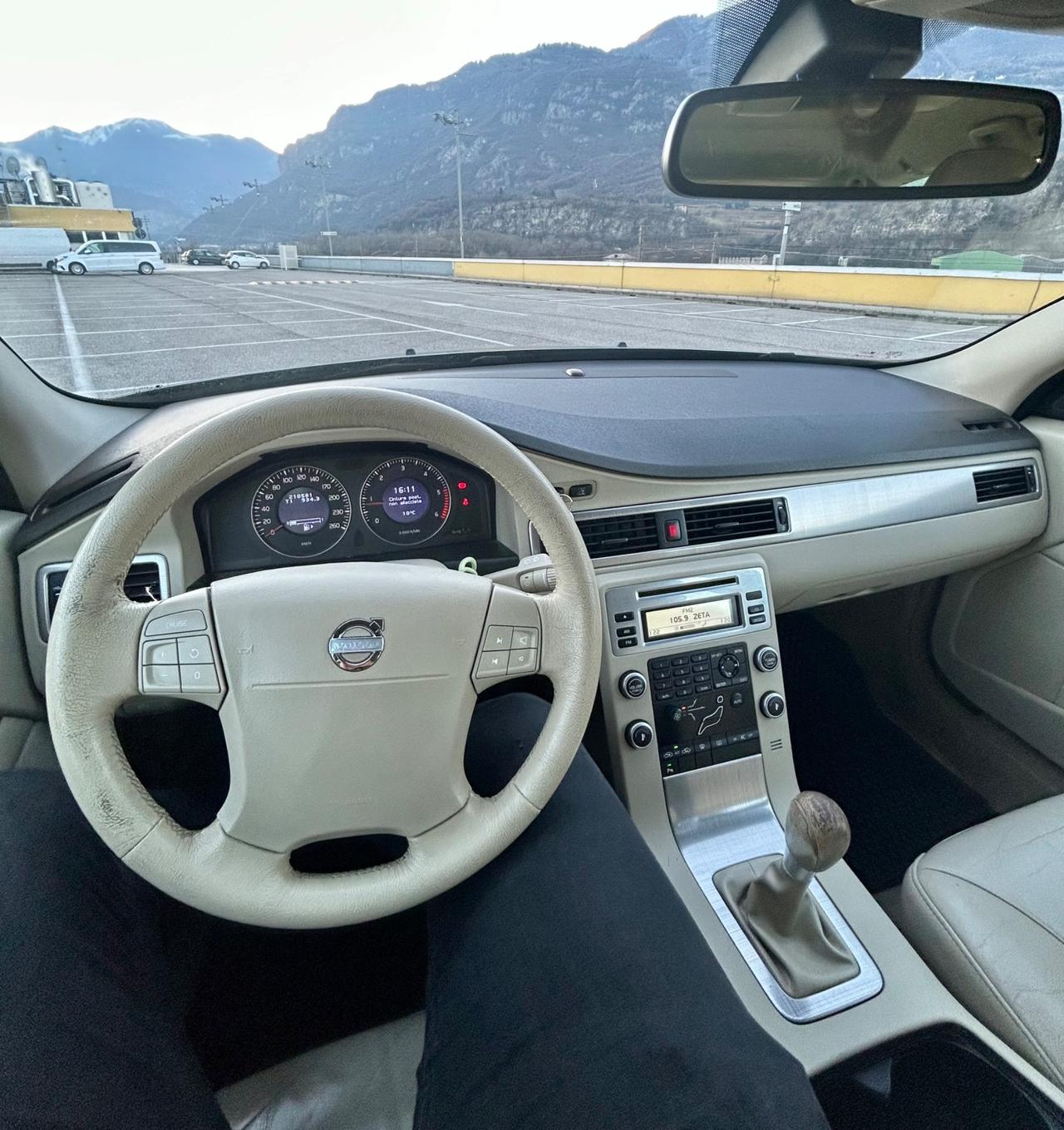 Volvo V70 2.0 D R-Design 2010