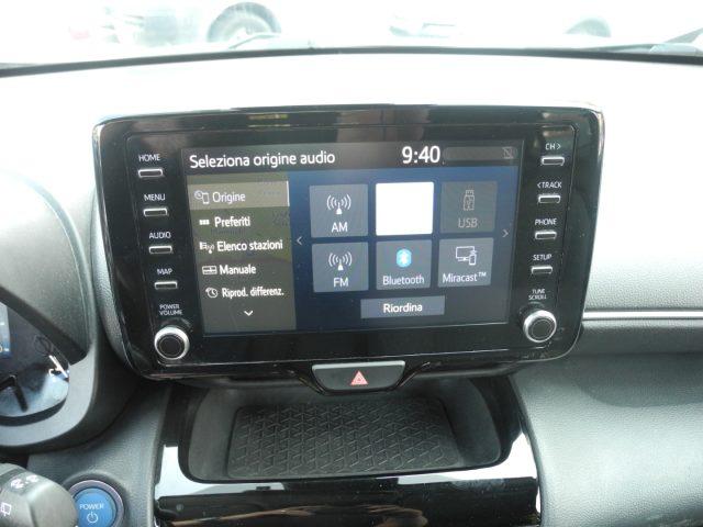 TOYOTA Yaris Cross 1.5 Hybrid E-CVT Business -Ok NEOPAT.-IVA detraib.