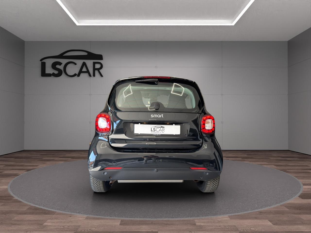 Smart fortwo coupe Prime 90cv - Unico proprietario - Sedili in pelle riscaldabili - Cerchi in lega - Luci Led - Tetto panoramico