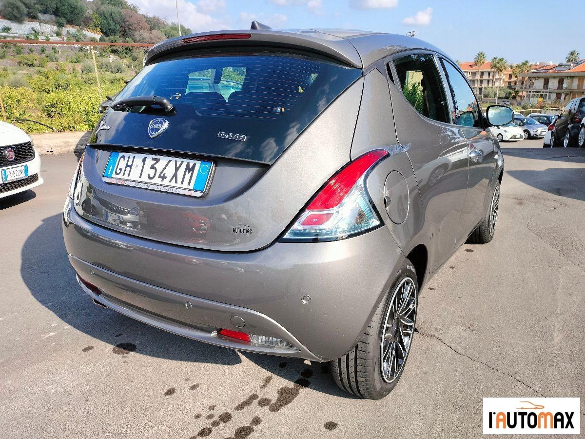 LANCIA - Ypsilon 1.0 firefly hybrid Gold s&s 70cv