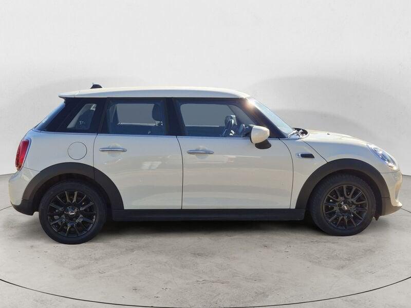 MINI Mini 5 porte Mini 5p 1.5 One Baker Street 102cv auto