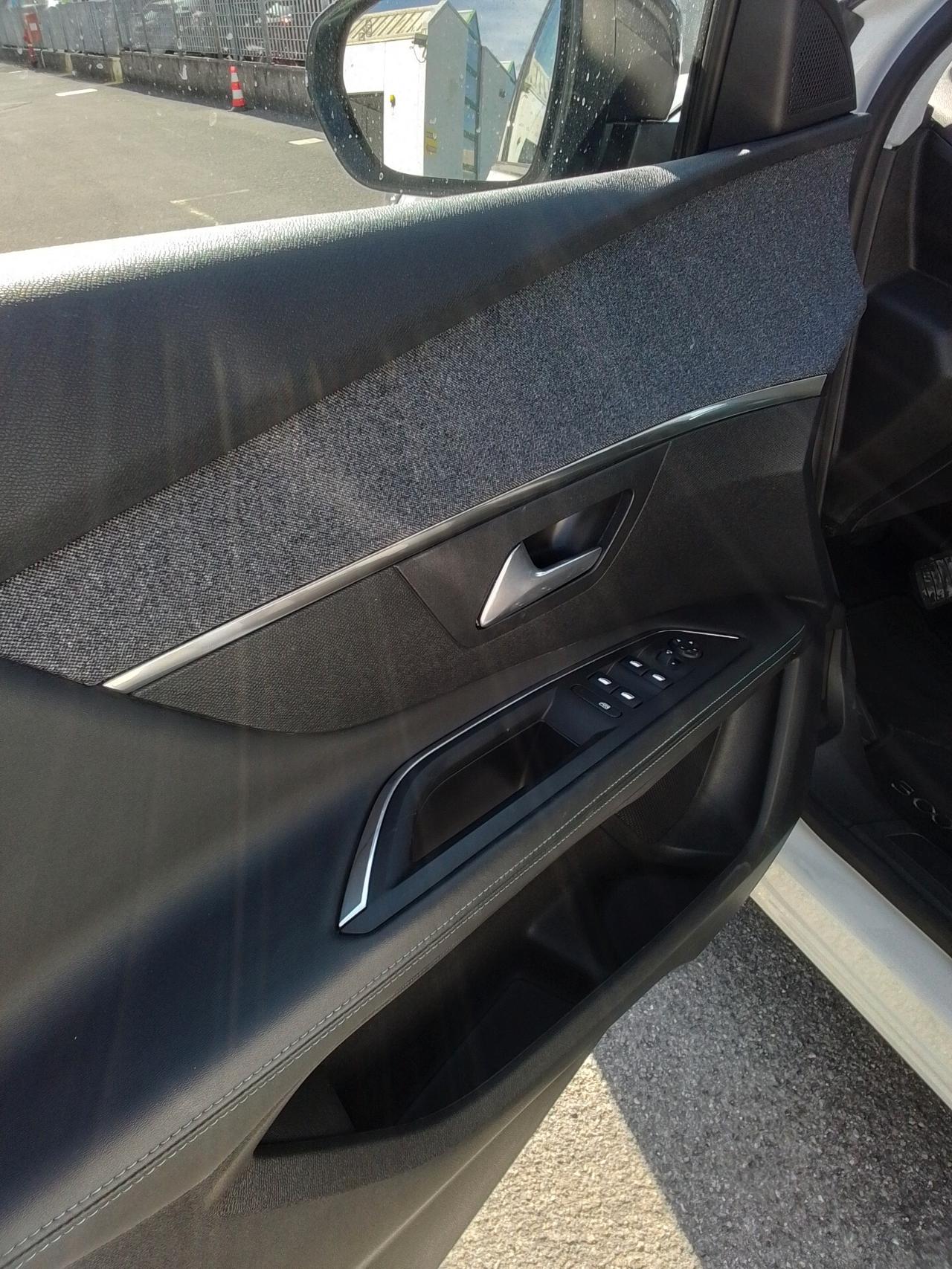 Peugeot 3008 Hybrid 225 e-EAT8 Allure Pack