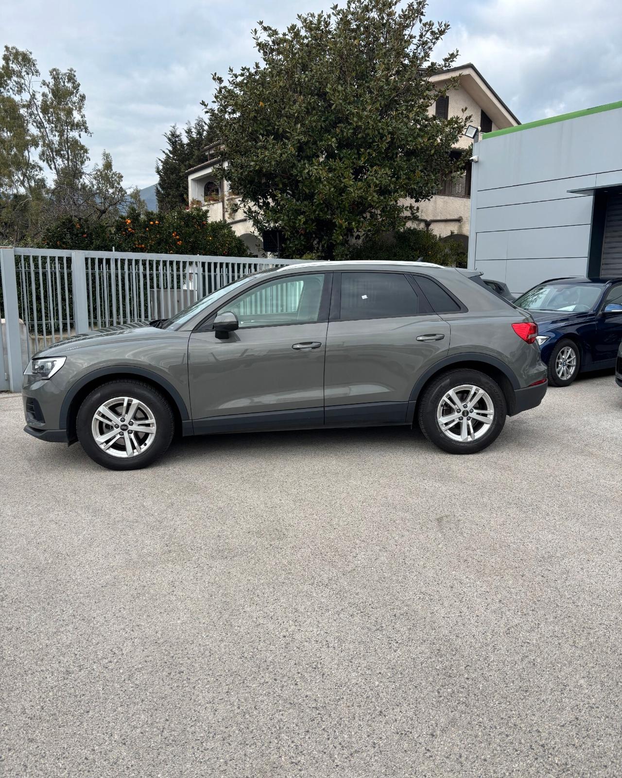 Audi Q3 35 TDI S tronic Business