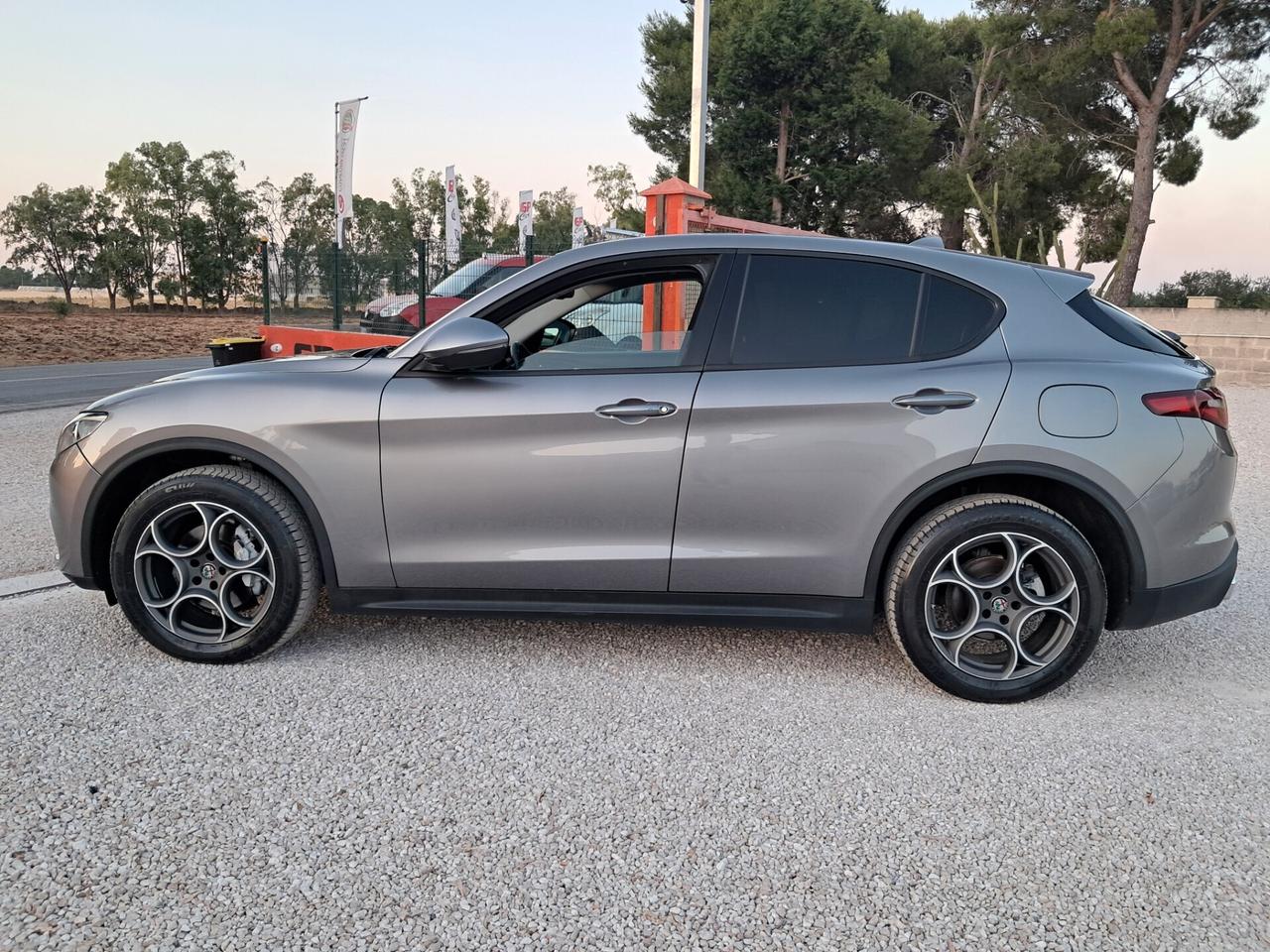 Alfa R. Stelvio 2.2 D 210cv Q4 Executive *PELLE-LED.NAVY*