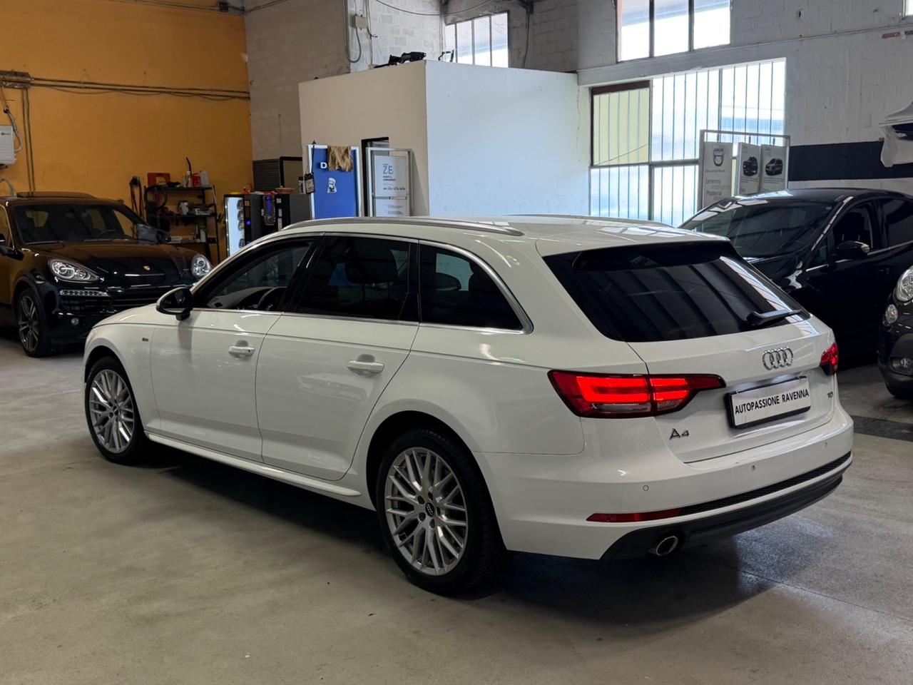 Audi A4 Avant 2.0 TDI 150 CV S LINE