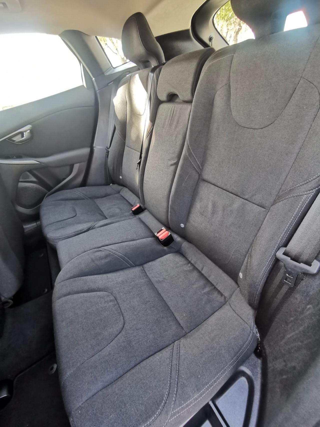 Volvo V40 Cross Country D2 Summum - 2016