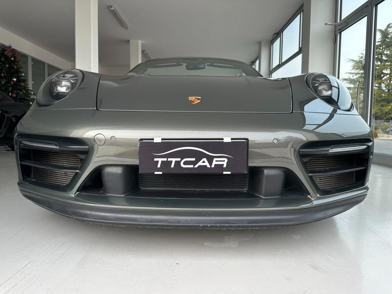 Porsche 911 Carrera 4 GTS Cabriolet