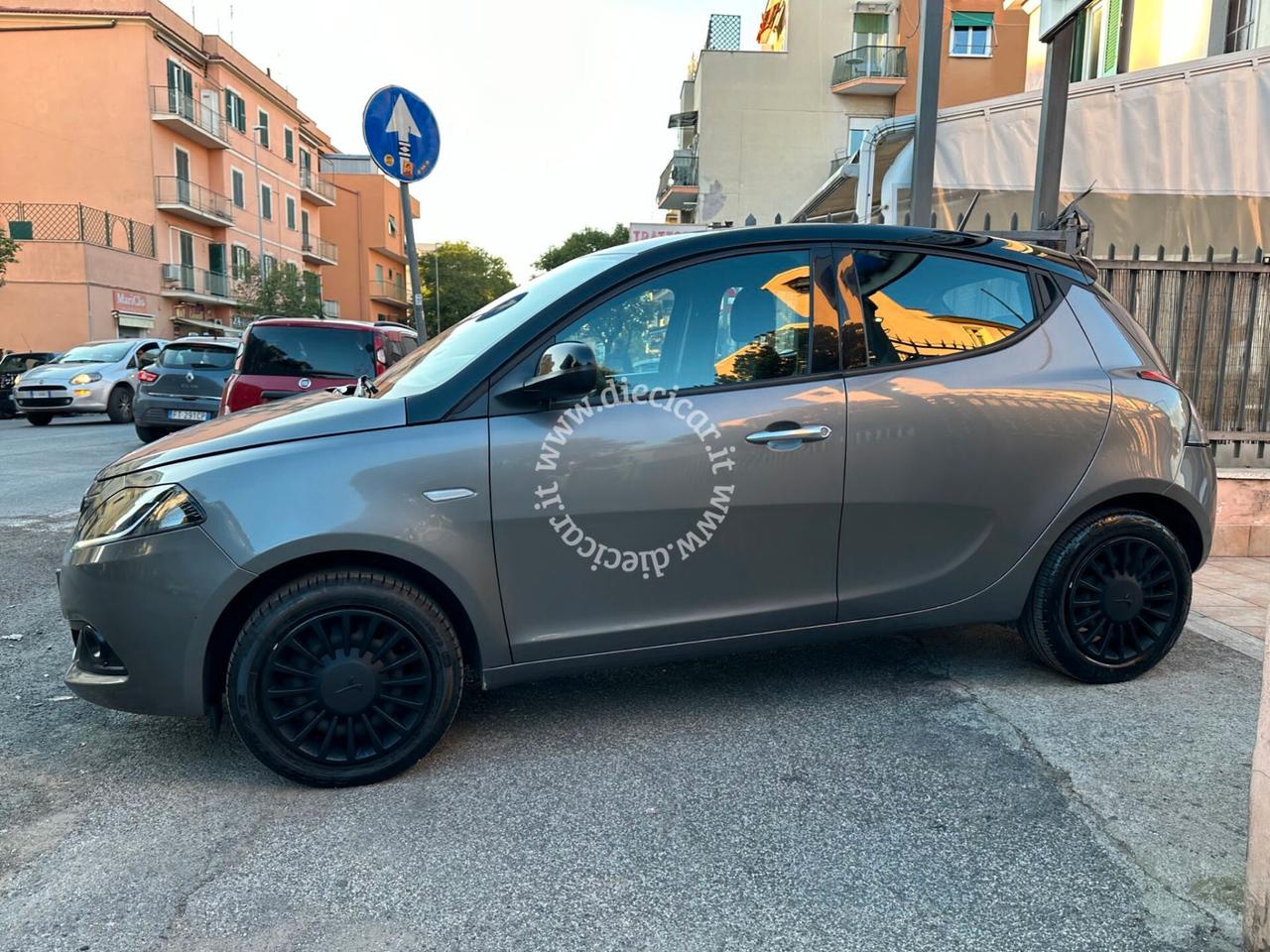 Lancia Ypsilon 1.0 FireFly 5 porte S&S Hybrid Ecochic Gold