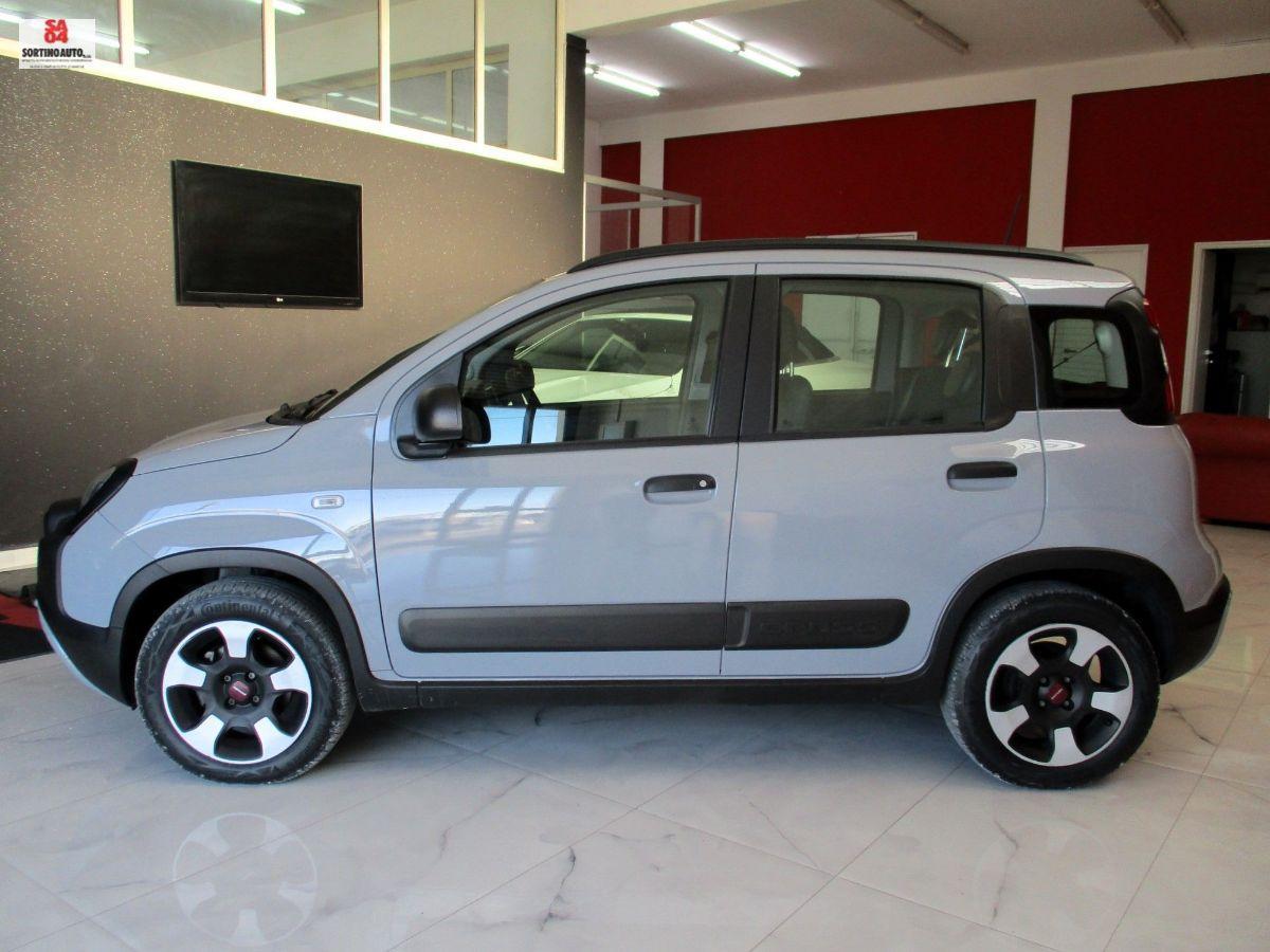 FIAT Panda 1.0 S&S Hybrid City Cross-2021 KM60000