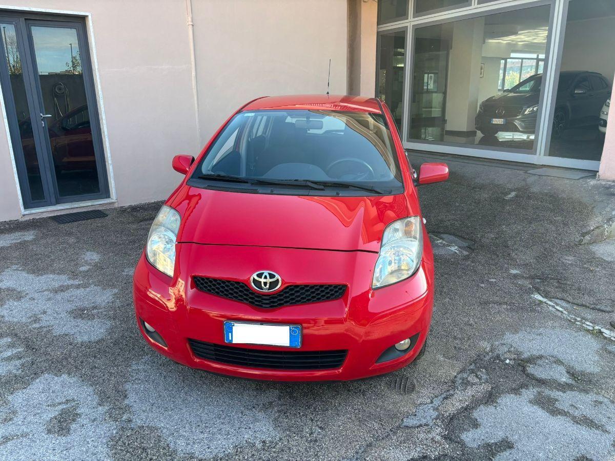 TOYOTA Yaris 1.0 5p. Sol