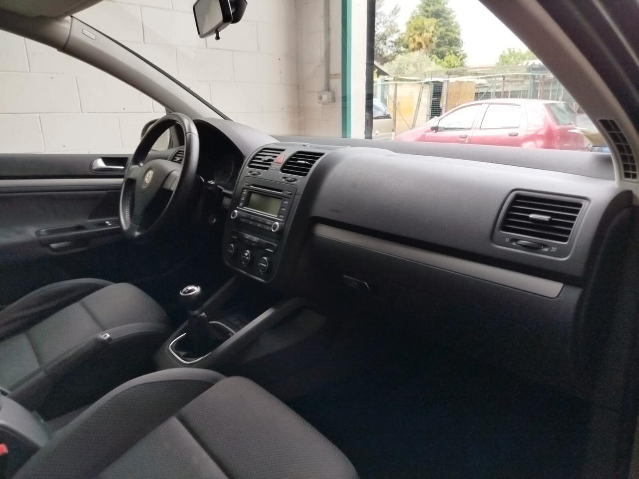 Volkswagen Golf 5p 1.6 fsi Sport, adatta a neop. Unico Prop.