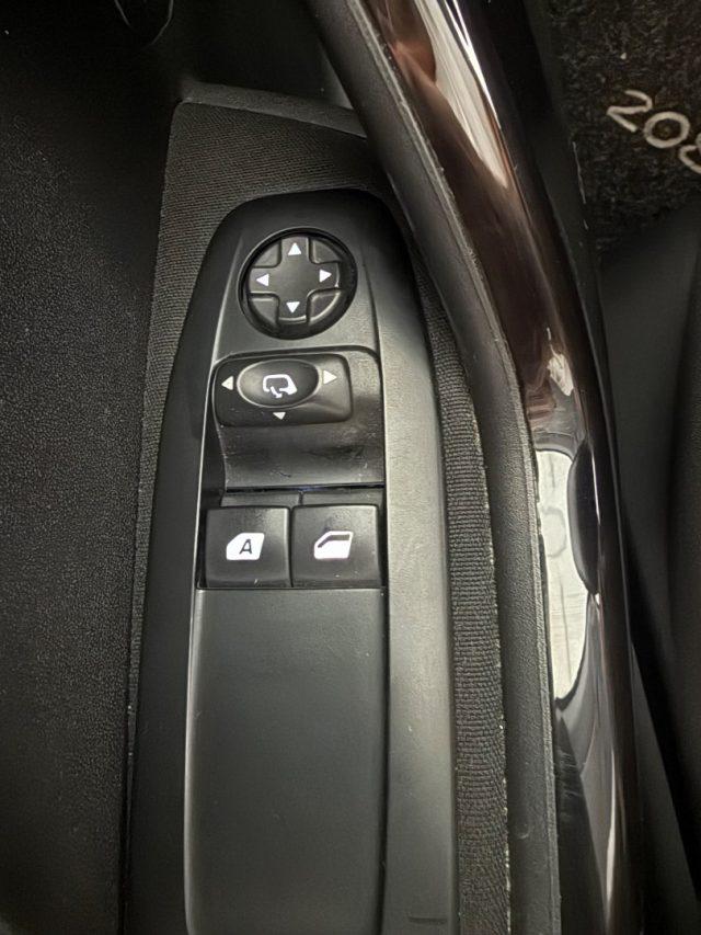 PEUGEOT 208 1° serie 1.2 VTi 82 CV 5 porte Allure