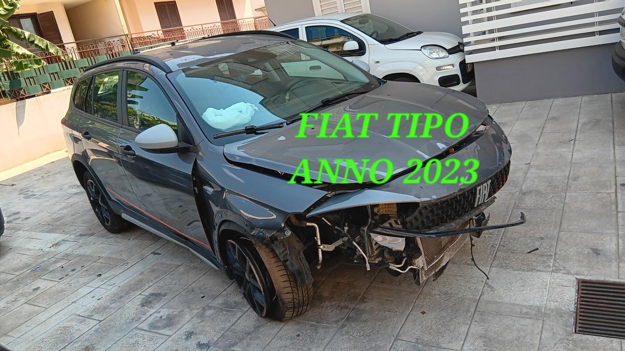 Fiat Tipo Cross incidentata sinistrata mondialcars 023