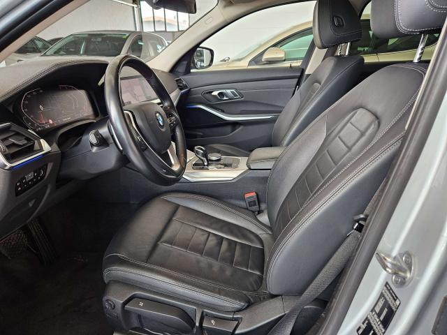 BMW 330 Berlina 330i Luxury CV 258 auto