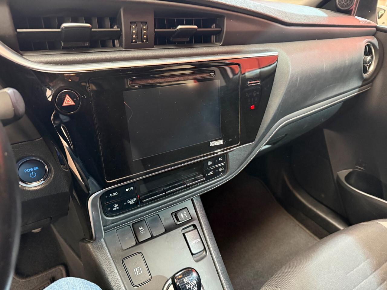 Toyota Auris 1.8 Hybrid Lounge