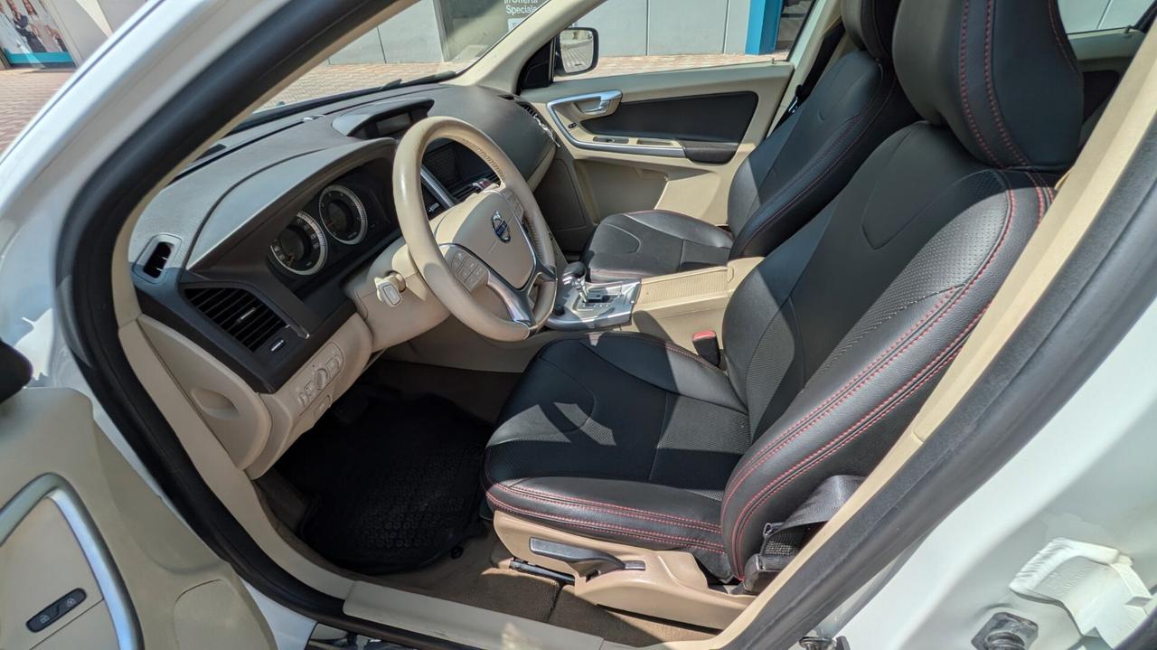 Volvo XC 60 XC60 D5 AWD Geartronic Summum
