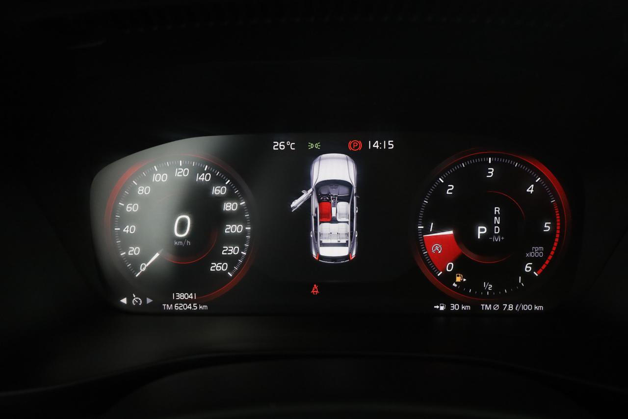 VOLVO XC40 (2017--->) XC40 D3 Geartronic Business