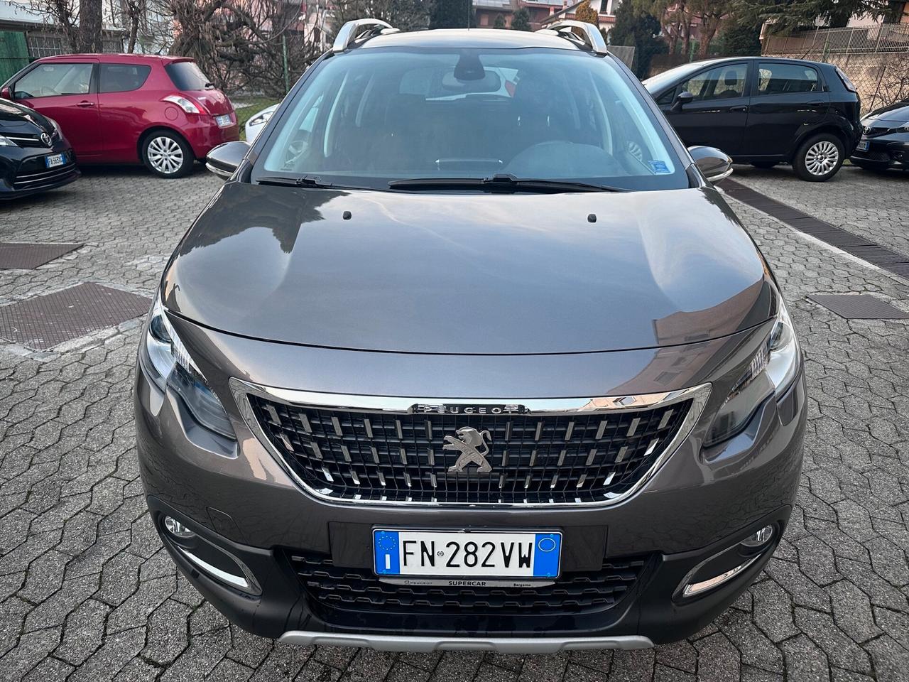 Peugeot 2008 PureTech 82 Allure*EURO6*28.000KM*