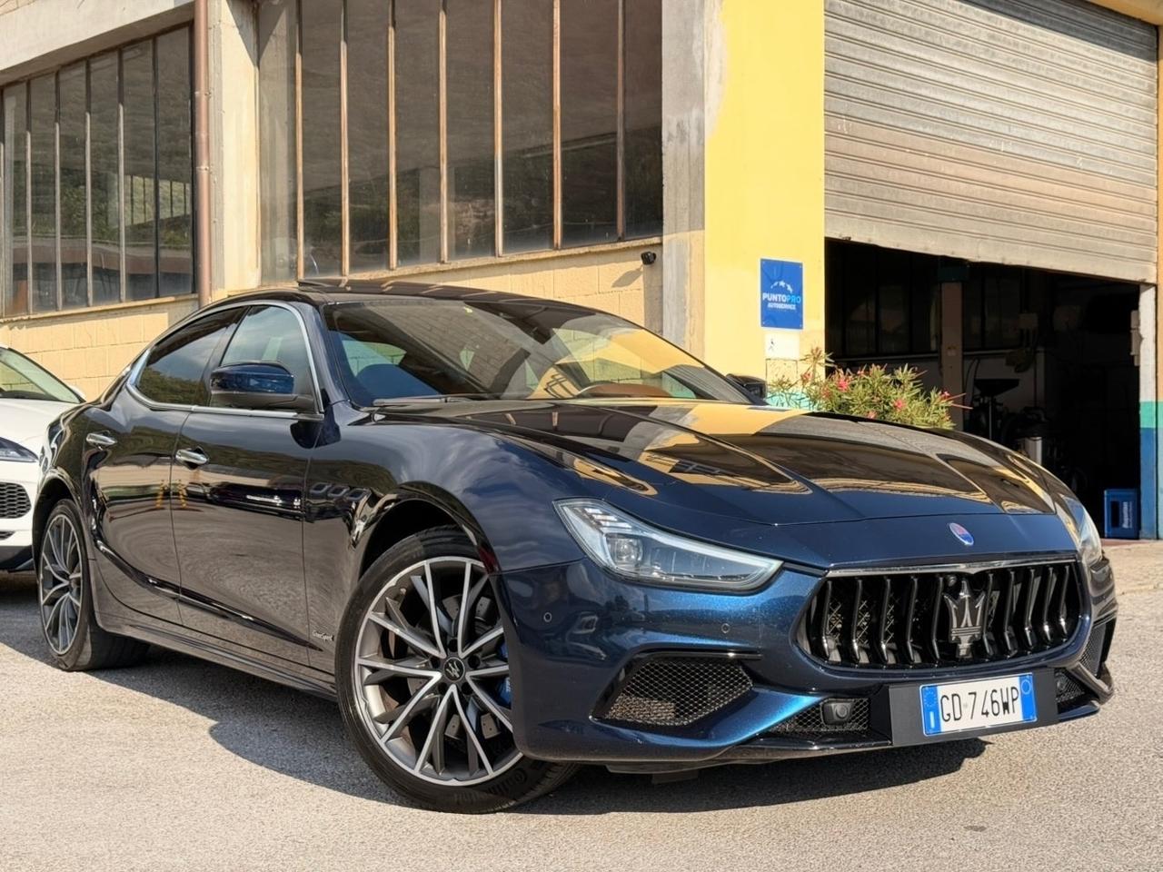 Maserati Ghibli L4 330 CV MHEV Granlusso